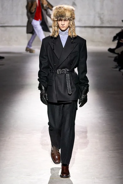 Look 47
